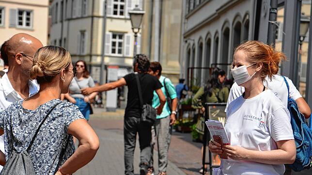 Bild : Auf Werbetour für die Corona-Regeln: Unterwegs mit dem Präventionsteam der Stadt Konstanz