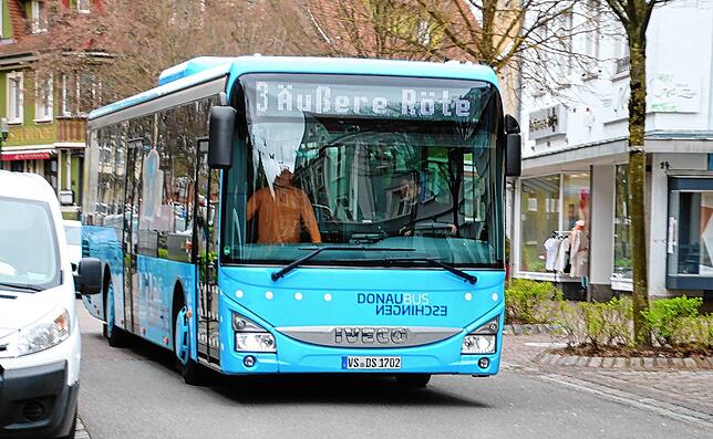 Der Donaubus ist vor allem für viele Schüler ein wichtiges Verkehrsmittel. Durch die Umstellung der Schülertickets und die Einführung ...