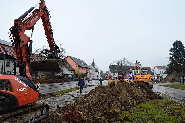 Erste Arbeiten am Weilerkapellen-Parkplatz laufen.