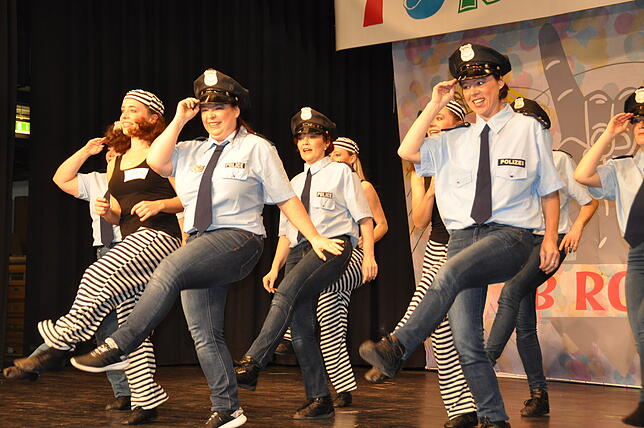 Bild 11: Bilder vom bunten Programm des Turnerballs in Bad Dürrheim