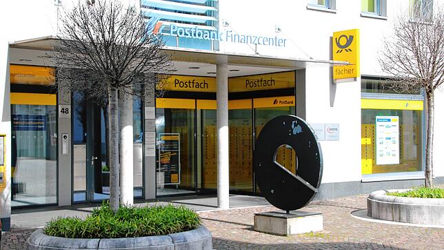 Schließt Ende April 2023: Das Postbank Finanzcenter im Wallgraben in Waldshut.