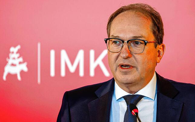 Der Angezeigte: Bundesinnenminister Alexander Dobrindt (CSU).