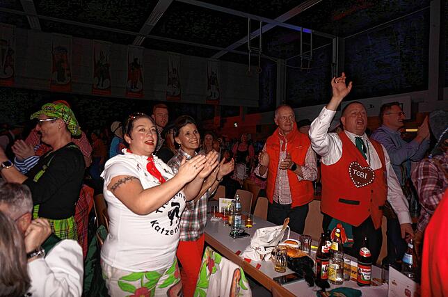 Bild 24: Stimmung pur beim Düengemer Stadl