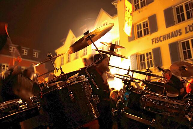 Guggevamps und Seegumper gaben am Freitagabend auf der Hofstatt gemeinsam ein Konzert.