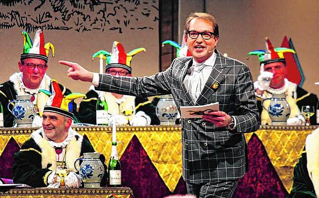 Alexander Dobrindt zeigte sich vor dem Stockacher Narrengericht 2016 angriffslustig und in Bestform.