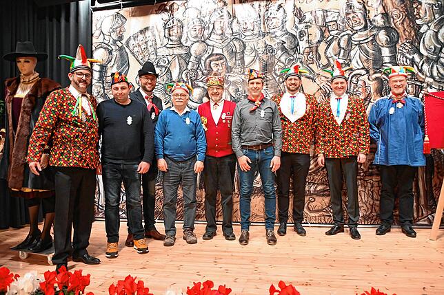 Ordensmeister Markus Vollmer verlieh Erlebnisorden für 25 Jahre Laufnarr (von links): Markus Vollmer, Sven Thum, Dominik Mutzel, ...