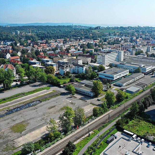 Für mehr als 28 Millionen Euro hat das Siemensareal den Besitzer gewechselt und verwandelt sich bald in ein Quartier mit Park und rund ...