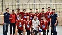 Der Württembergische U-20-Meister VfB Friedrichshafen mit (hinten, links): Ko-Trainer Artur Karczynlsi und Trainer Adrian Pfleghar ...