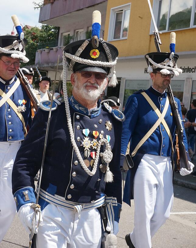 Bild 3: Schwyzertagsumzug in Tiengen 7.7.19