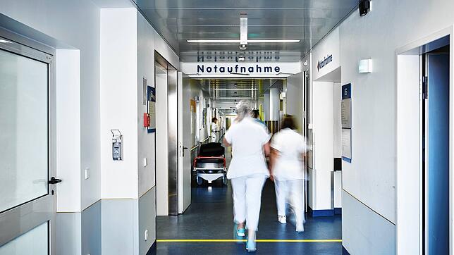 Wegen der rasant steigenden Zahl an Corona-Neuinfektionen hat auch das Klinikum Hochrhein reagiert und ein ab heute geltendes generelles ...
