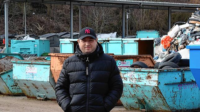 Stefan Trummer, Geschäftsführer der USG Umwelt Service GmbH Stockach, auf dem Betriebsgelände: Dort steht momentan alles still.