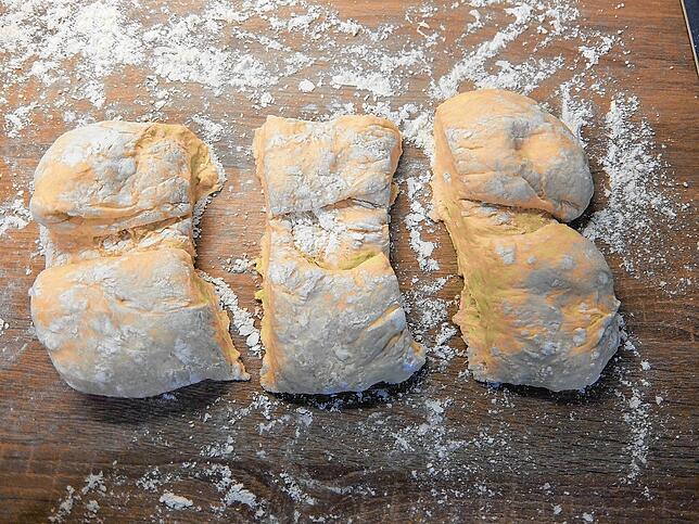 Bild 3: Zum Nachbacken: Leckeres Baguette- und Ficelle-Rezept von Karin Gambin