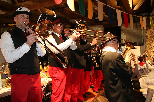 Bild 15: Die schönsten Bilder vom Heringsessen in Waldshut-Tiengen: Tradition und Genuss im Fokus
