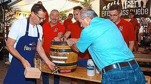 Mit dem Fassanstich beginnt auch in diesem Jahr wie schon 2023 das Vöhrenbacher Stadtfest.  Bild: Stefan Heimpel