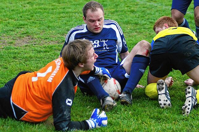 Bild 7: Schnappschüsse aus der Bezirksliga-Saison 2010/2011
