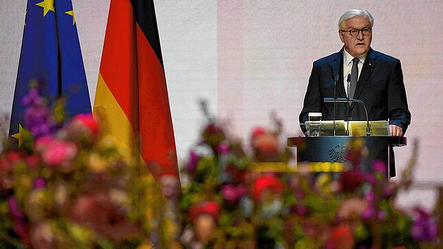 Frank-Walter Steinmeier bei seiner Rede der zentralen Gedenkveranstaltung für die Verstorbenen der Corona-Pandemie.