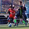 Jacopo Corda (links) erzielte beim 8:1-Sieg des SC Konstanz-Wollmatingen gegen den FC Steißlingen (Jakob Nägele) drei Treffer.