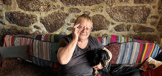 Rentnerin Birgit Reuner und ihr Dackel Max haben in Portugal ein neues Zuhause gefunden.
