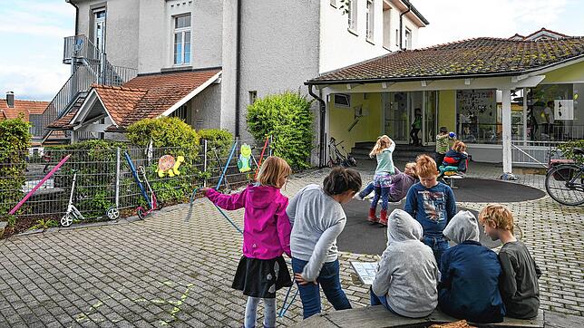 Auch an der Grundschule Weiler (Bild) gilt Schulsozialarbeit als wichtig: Der Gemeinderat Moos will deren erweiterten Umfang weiter ...