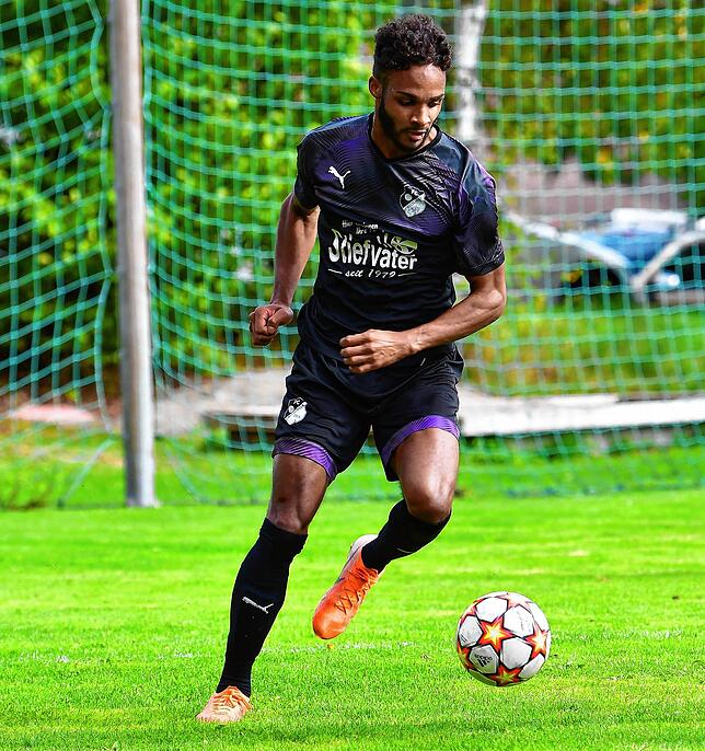Rettet die Null: Catu Hucke kratzte in der Schlussminute beim 2:0-Sieg des FC Wittlingen einen Kopfball von Simon Krause von der Linie.