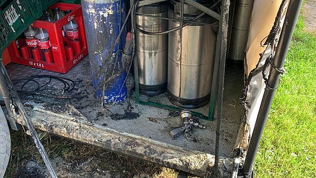 Teile der Strandbar am Bad Säckinger Rheinuferweg wurden Ende Juni durch Brand zerstört. Die Polizei hat jetzt jugendliche ...