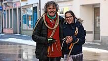 Bernhard Muffler und Sophie Muffler von der Seilerei in Stockach haben auf den Straßen die Karbatschen knallen lassen