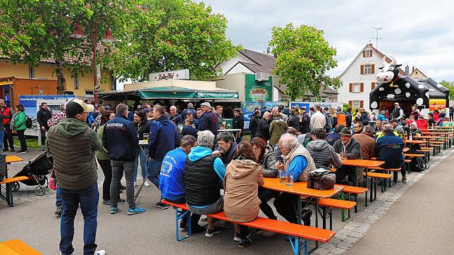 Gut besucht war am Vatertag das Maifest, das die Feuerwehr von Großstadelhofen veranstaltete. Bild: Robert Reschke