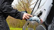 (Symbolbild) BMW, VW und jetzt Mercedes: Wieder wurde ein Auto, das in Konstanz geparkt war, zerkratzt. Vielleicht hat jemand der ...