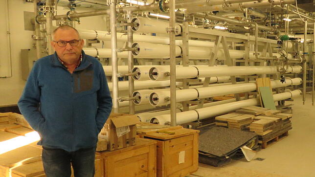 Wassermeister Andreas Schellhammer kennt das Wasserwerk des Zweckverbands in und auswendig. Im Januar 2023 steht er vor der Die ...