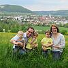 Martin Numberger (2. von links) mit (von links) Kilian, den Zwillingen Felix und Julius sowie seiner Frau Teresa auf dem Wartenberg, im ...