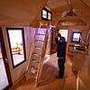 Noch kann die Tiny-House-Gemeinschaft keine Minihäuser am Bodensee beziehen. Die Gemeinschaft gründet derzeit einen Verein und ist auf ...