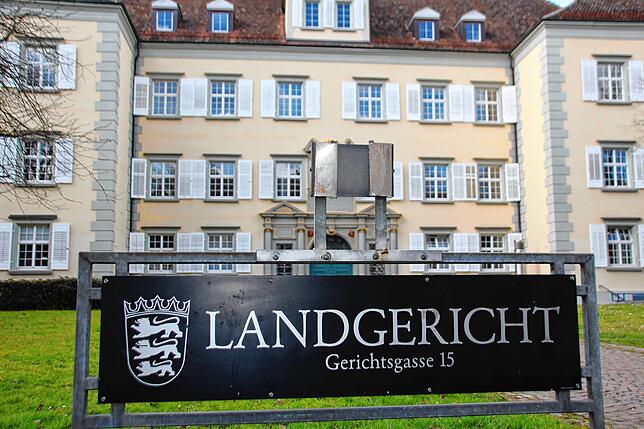 Bild 2: Betreuungsverhältnis ausgenutzt, Klienten sexuell missbraucht: Psychologischer Betreuer kommt mit einer Bewährungsstrafe davon