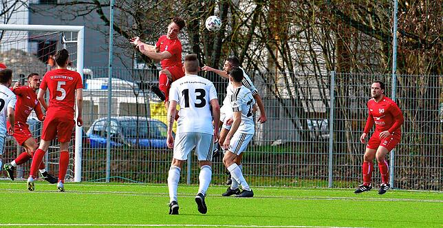 Bild 11: SV Jestetten gewinnt Kellerduell mit 3:2 gegen SV 08 Laufenburg II &ndash; und wir haben Bilder!