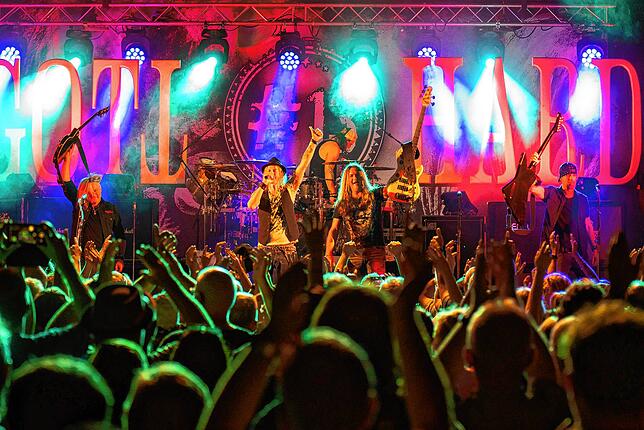 Die Schweizer Kult-Rocker von Gotthard spielten vor 1000 Besuchern im Fallenbrunnen.