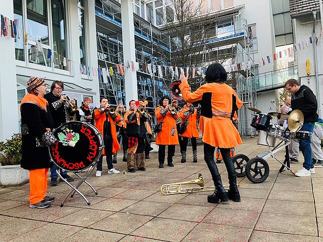 Die Gailinger Dschungelklöpfer sorgen für den musikalischen Rahmen.