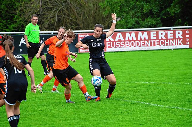 Bild 8: SC Niederhof/Binzgen setzt sich mit 5:2 gegen den FC Hauingen durch – und wir haben Fotos!