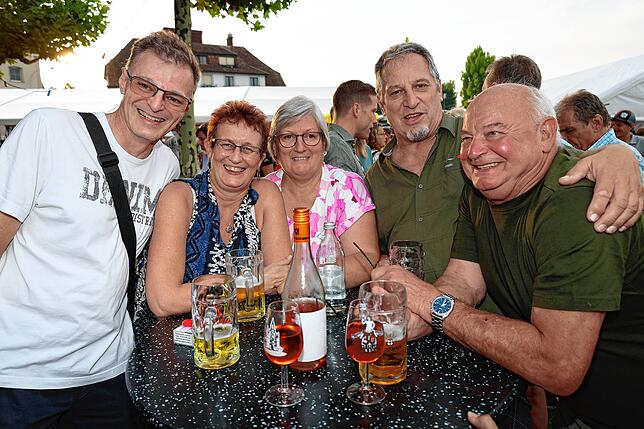 Bild 13: Zahlreiche Besucher lockt das Staader Hafenfest 2025 ans Bodenseeufer