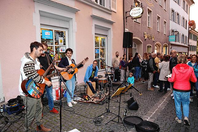 Bild 22: Letzter Gassenfreitag 2023: Noch einmal feiert Konstanz in der Niederburg