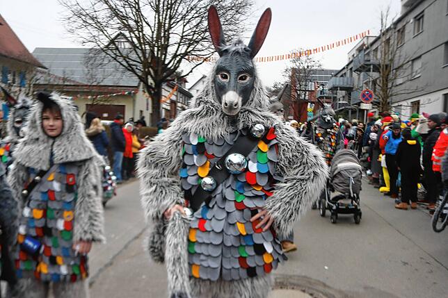 Bild 19: Bonndorf feiert den 40. Geburtstag des Narrenvereins mit riesigem Umzug