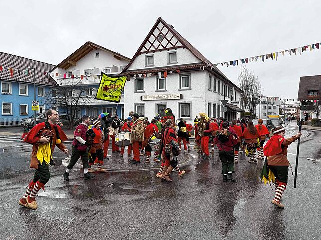 Bild 2: Fasnacht 2025 in Friedrichshafen: Rathaussturm & Schulbefreiung in eindrucksvollen Bildern!