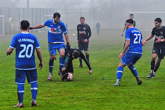 Bild 19: FC Erzingen beendet im Nebel den Siegeszug des SV Buch &ndash; und wir haben die Bilder!