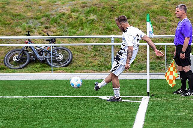 Bild 8: Legenden-Spiel beim SV Rheintal endet 5:5 – wir haben Fotos!