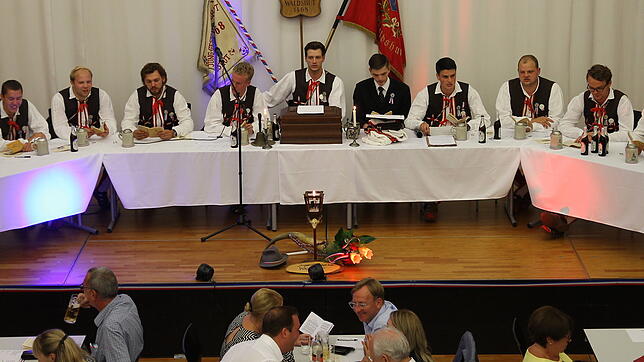 Die Junggesellenschaft Waldshut (von links): Robin Kissel, Timon Schmidt, Mario Schleith, Philippe Dietzsch, Marc Jakobshagen, ...