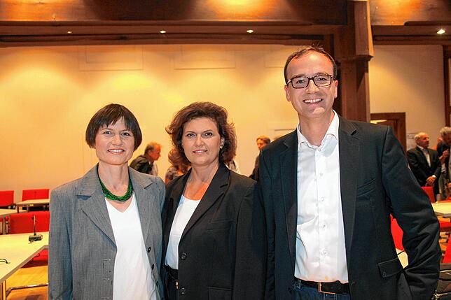 Rückblick auf 2012: Im Konstanzer OB-Wahlkampf vor acht Jahren hatte Sabine Reiser (Mitte) im ersten Wahlgang noch die Nase vorn. Uli ...