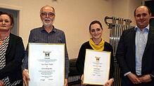 Ehrungen bei der Stadtmusik Waldshut (von links): Simone Kuttruff (Vorsitzende), die Geehrten Klaus Teufel und Juliane Vatter sowie ...