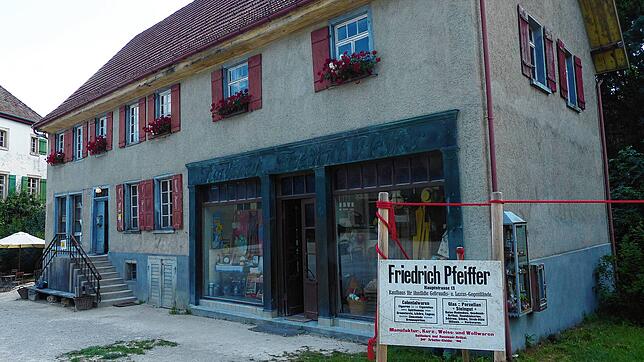 Ein Höhepunkt steht auf dem rund 18 Hektar messenden Areal im Freillichtmuseum Neuhausen ob Eck bevor: das Kaufhaus Pfeiffer aus Stetten ...