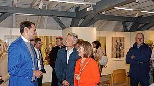 Der Förderkreis feiert 40 Jahre Hilzinger Kunstausstellungen. Beliebt sind stets die Vernissagen, hier die zur Ausstellung von Marcel ...