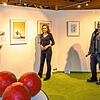 Im Schwarzwaldhaus der Sinne haben Museumsleiterin Kathleen Mönicke (von links), Gabriele Hirschvogel, Yoga- und Atemlehrerin, sowie ...