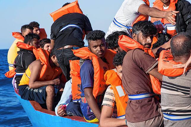 Bild 3: 100 Menschen vor dem Ertrinken gerettet: Meßkircher als Seenotretter auf dem Mittelmeer