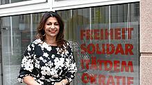 Die Bundestagsabgeordnete Derya Türk-Nachbaur (SPD) vor ihrem Wahlkreisbüro in der Villinger Innenstadt. Künftig wird sie mehr Einfluss ...